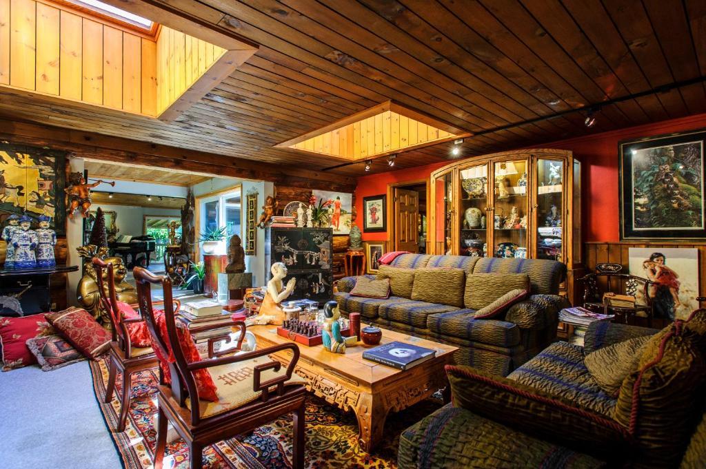 Shambhala Bed And Breakfast Buckhorn ภายนอก รูปภาพ